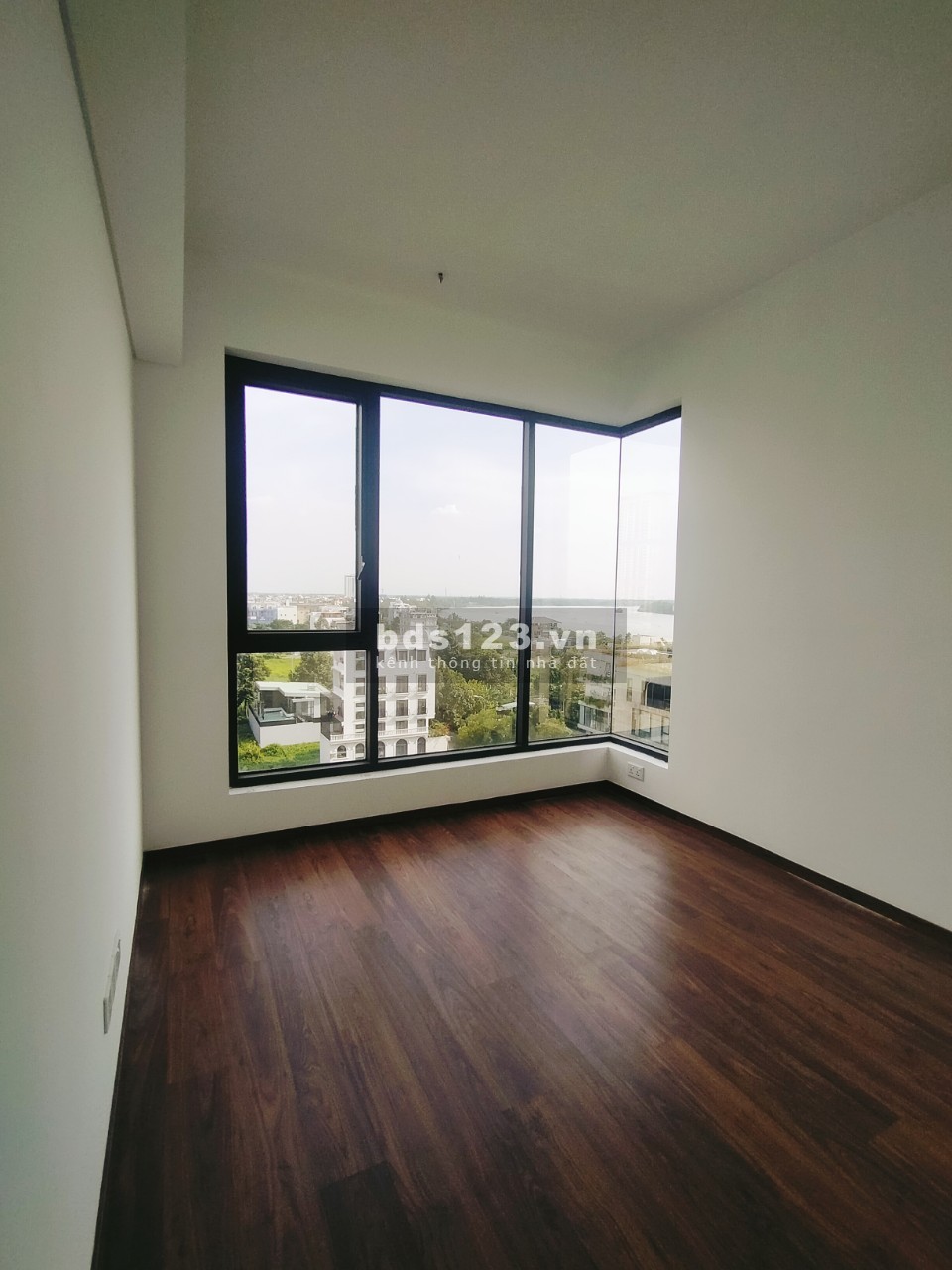 Cho thuê căn hộ 3 phòng ngủ nhà trống- Nhà mới 100%- Giá 20tr/ tháng- LH 0362347977 (Ms.Thảo)