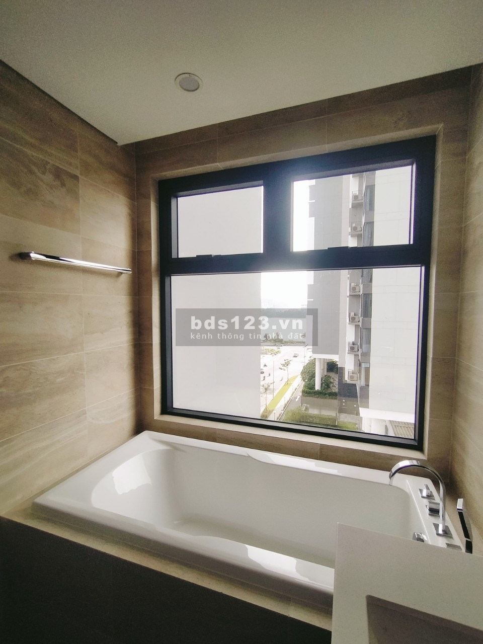 Cho thuê căn hộ 3 phòng ngủ nhà trống- Nhà mới 100%- Giá 20tr/ tháng- LH 0362347977 (Ms.Thảo)