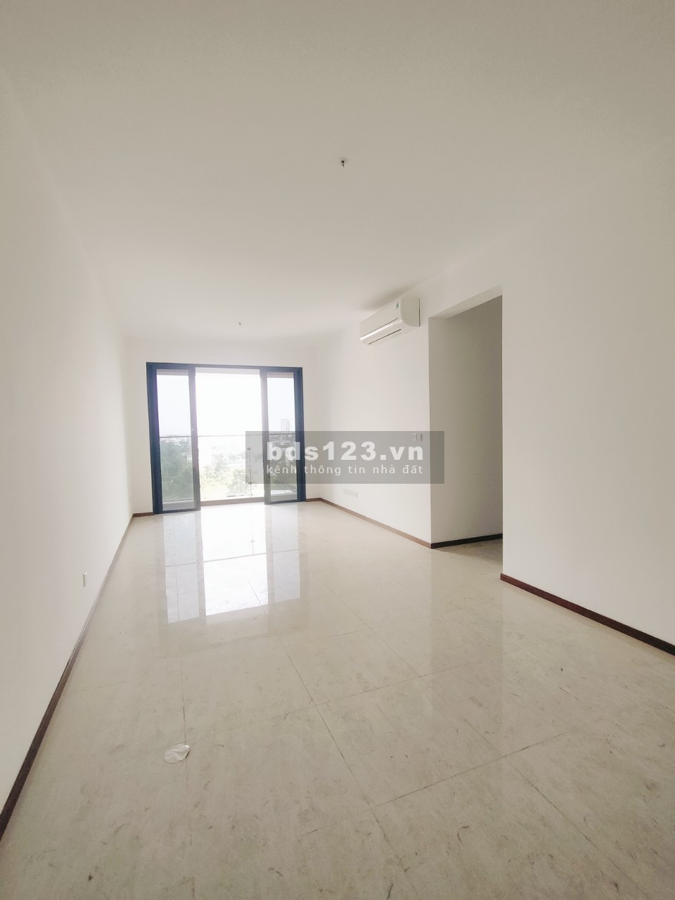 Cho thuê căn hộ 3 phòng ngủ nhà trống- Nhà mới 100%- Giá 20tr/ tháng- LH 0362347977 (Ms.Thảo)