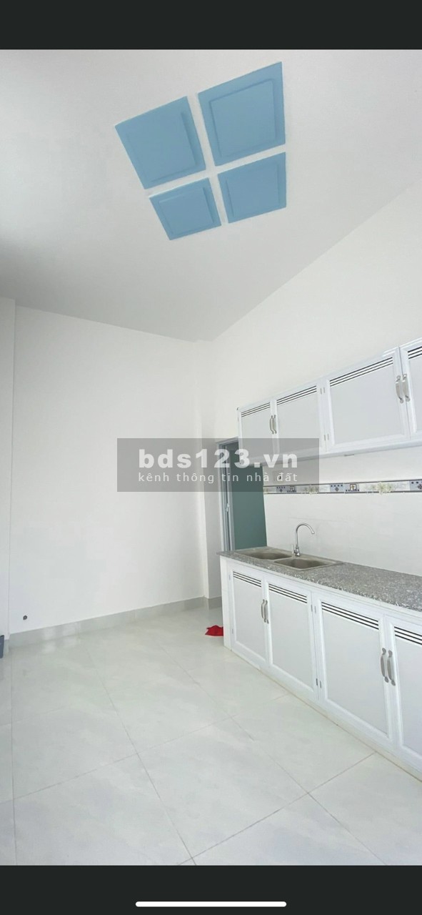 Bán nhà Trảng Dài mới, đẹp đường rộng 6m, thông sân đậu ô tô gần trường cấp 2