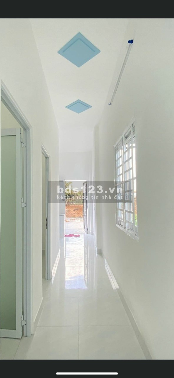 Bán nhà Trảng Dài mới, đẹp đường rộng 6m, thông sân đậu ô tô gần trường cấp 2