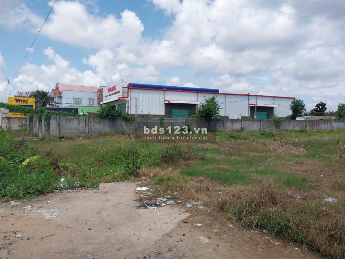 Lô đất mặt tiền QL1A rộng 44 mét ngang, Ngã 4 Lương Phú Tiền Giang.