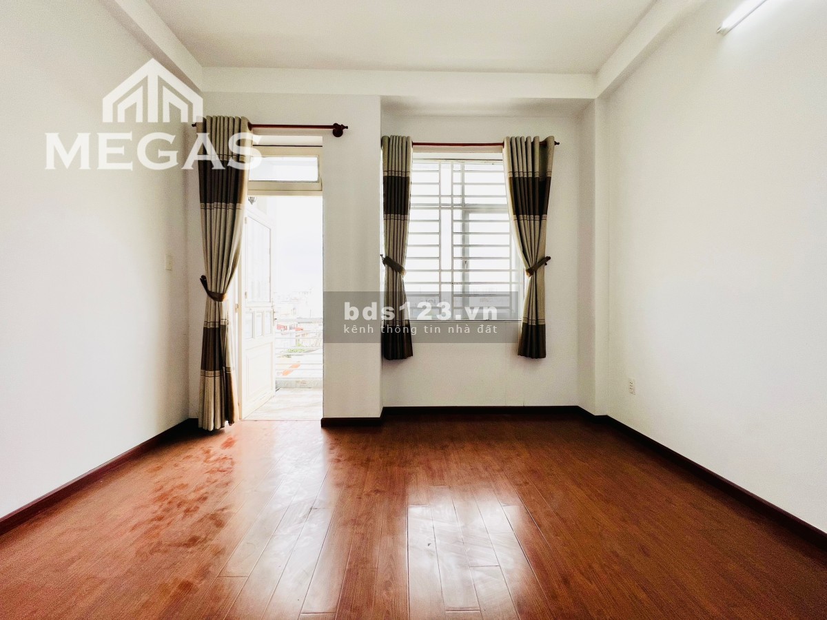 Cho thuê phòng sẵn máy lạnh rộng 30m2 ngay ngã tư Bốn Xã