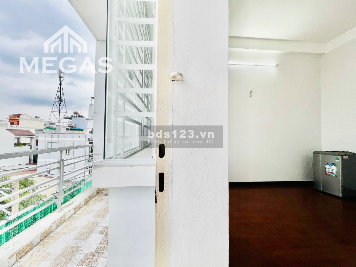 Cho thuê phòng sẵn máy lạnh rộng 30m2 ngay ngã tư Bốn Xã