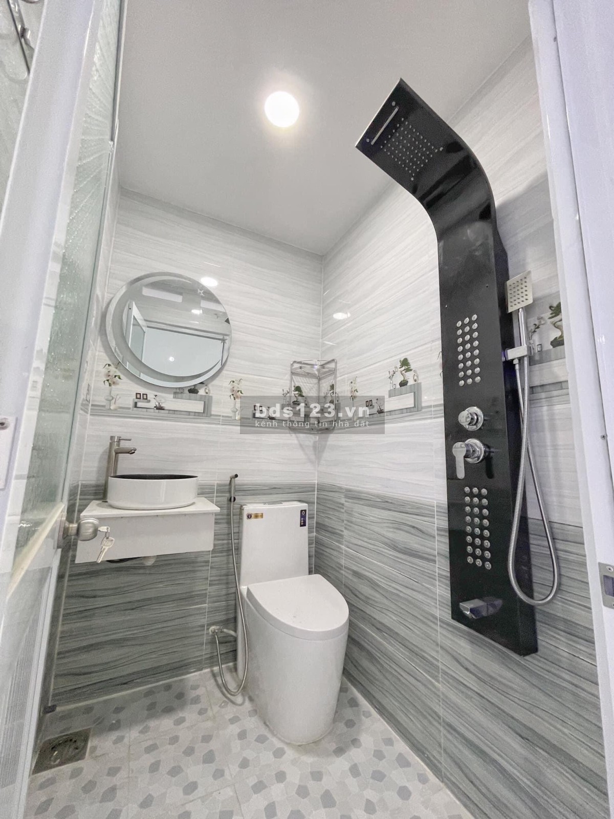 Bán nhà phố đối diện khu đô thị Five Star Bình Chánh mới, 1 trệt 2 lầu, DT 85m², SHR