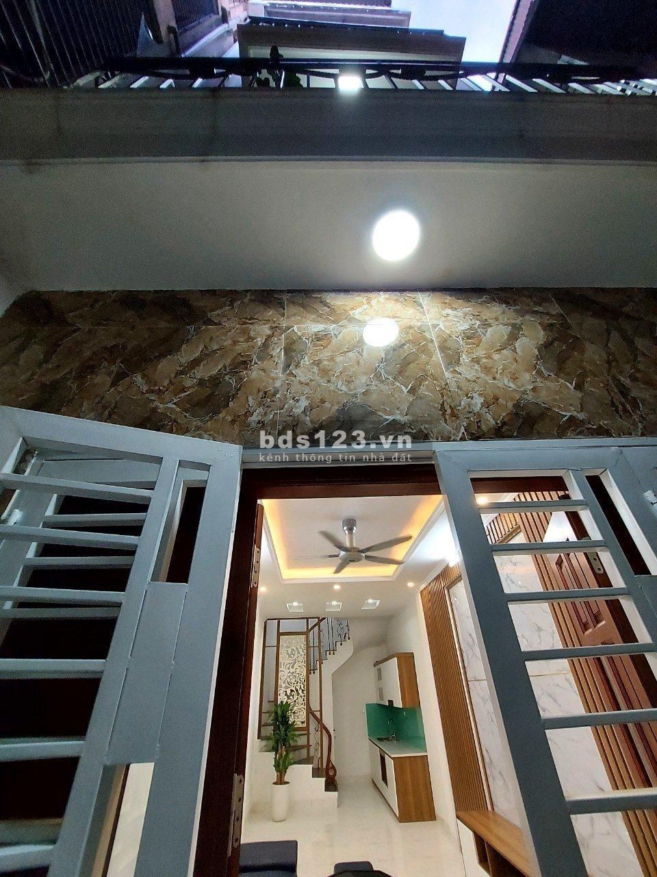 Bán nhà Phố Vọng ngõ nông, 30m ra đường ô tô tránh, giá 2,8 tỷ