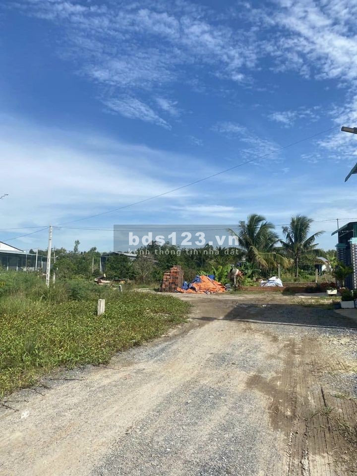 Chính chủ bán lô đất lọt giữa 2 nhà dân 100% thổ cư ở TP. Tây Ninh, Giá 570 triệu