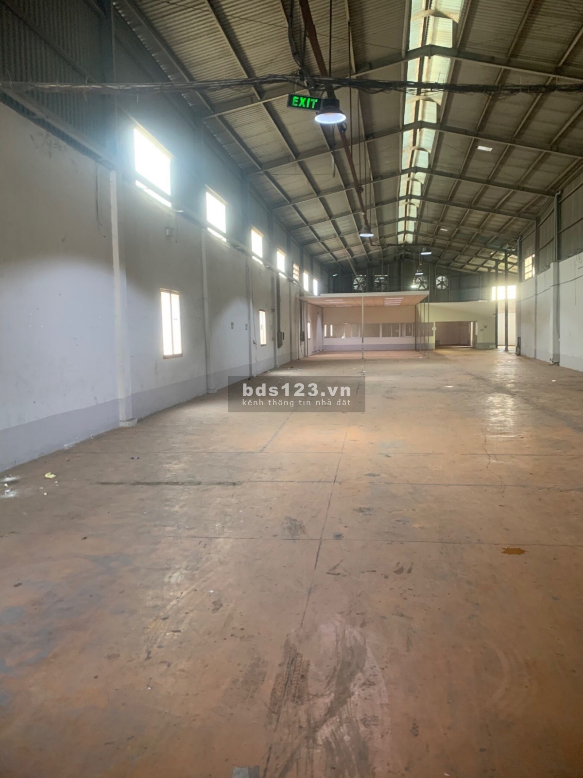 Cho thuê kho đường Hoàng Hữu Nam, phường Long Thạnh Mỹ, Quận 9, DT 1.000m²
