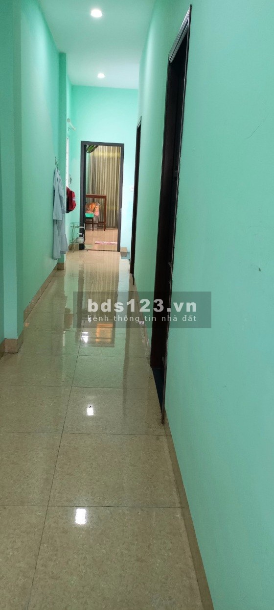 Cho thuê nhà 2 tầng 3 phòng ngủ, 2 nhà vệ sinh, mặt tiền kinh doanh Vip