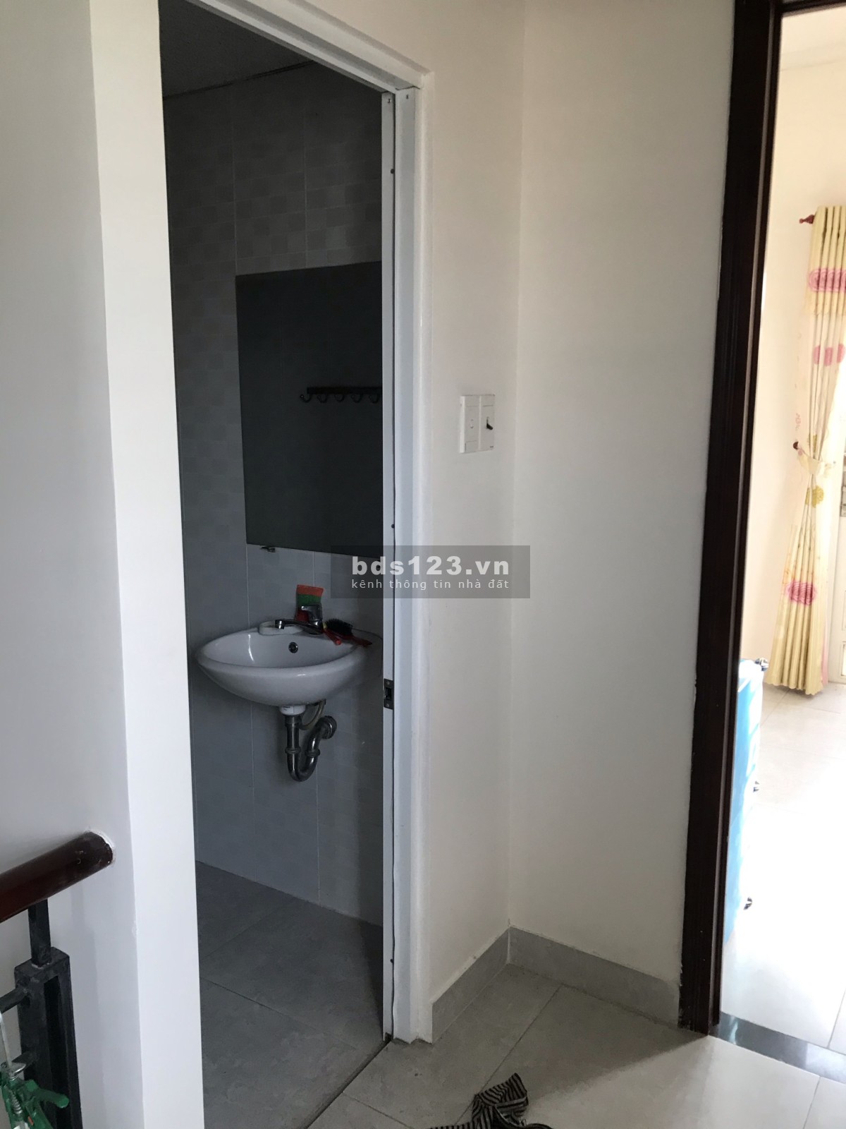 Bán gấp nhà 3 mặt tiền hẻm, thoáng mát, DT 71m², LH 0989223939