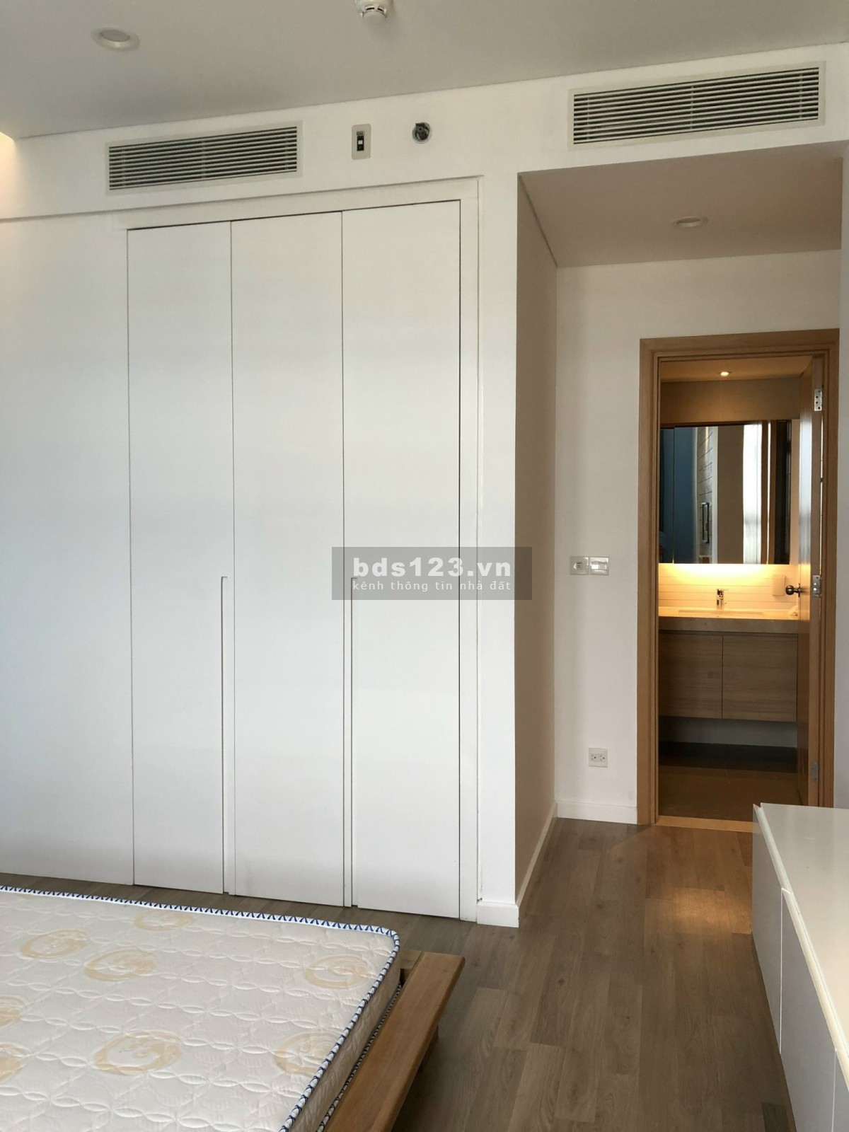 Cho thuê căn hộ Sarimi Sala 2PN. Lầu cao view đẹp. Giá chỉ 1000$