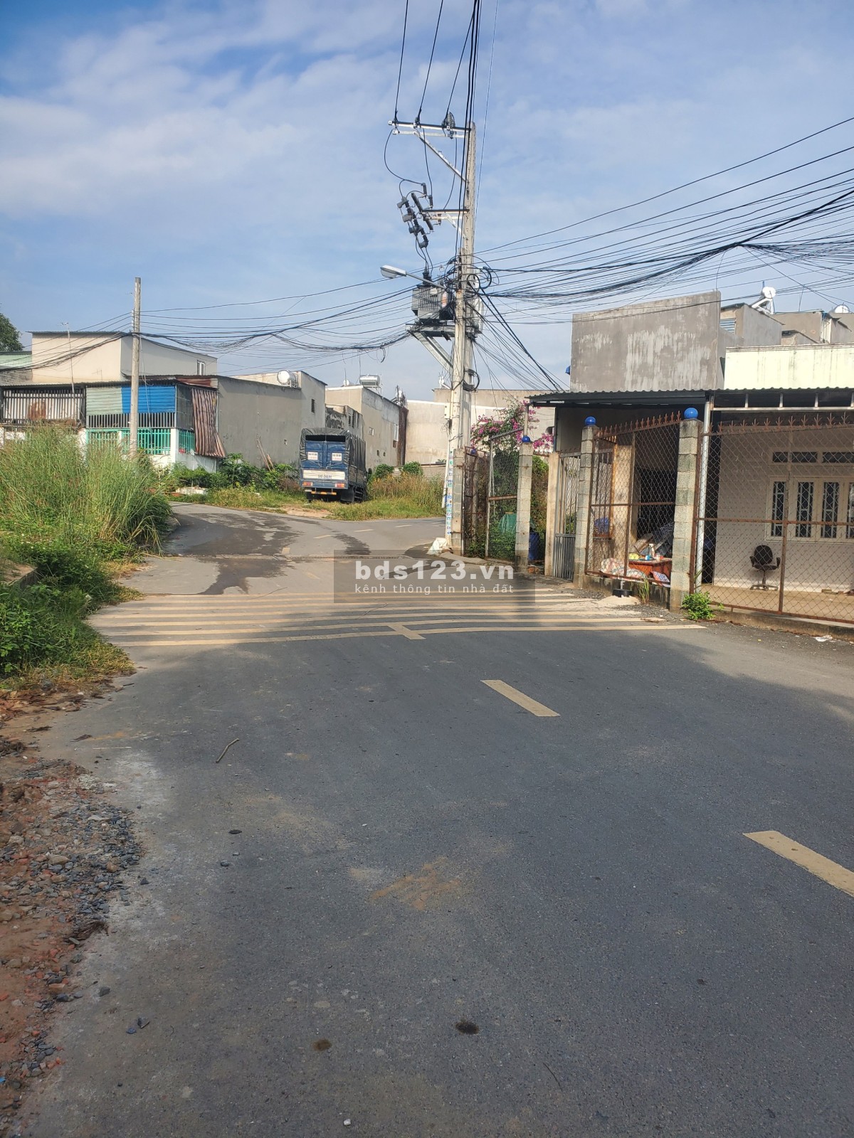 Bán gấp đất nền Dĩ An sổ hồng riêng diện tích 100m2