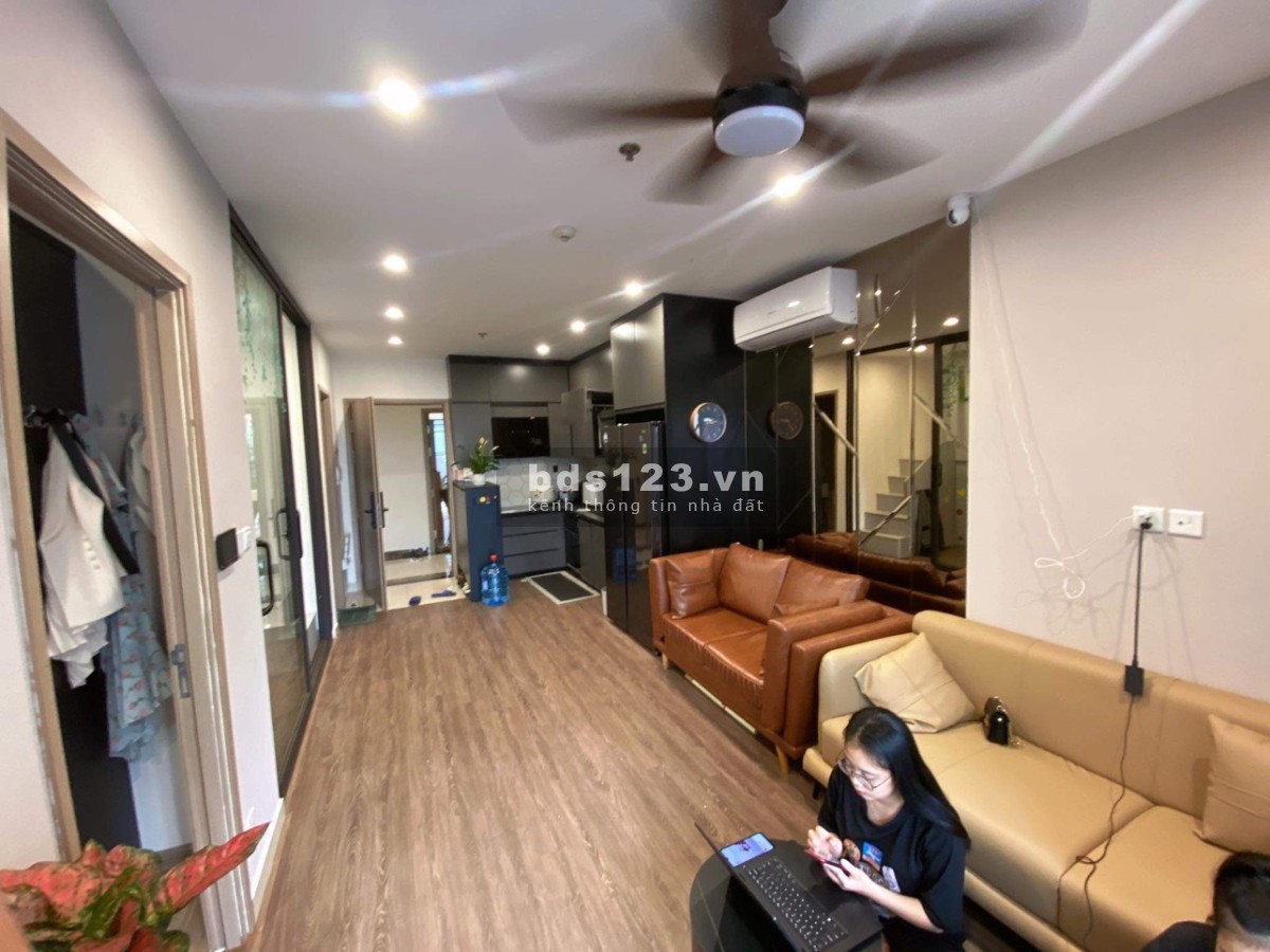 Chính chủ cần chuyển nhượng gấp lại căn S401- 2 ngủ 1wc - Full nội thất về ở ngay chỉ 2ty150tr