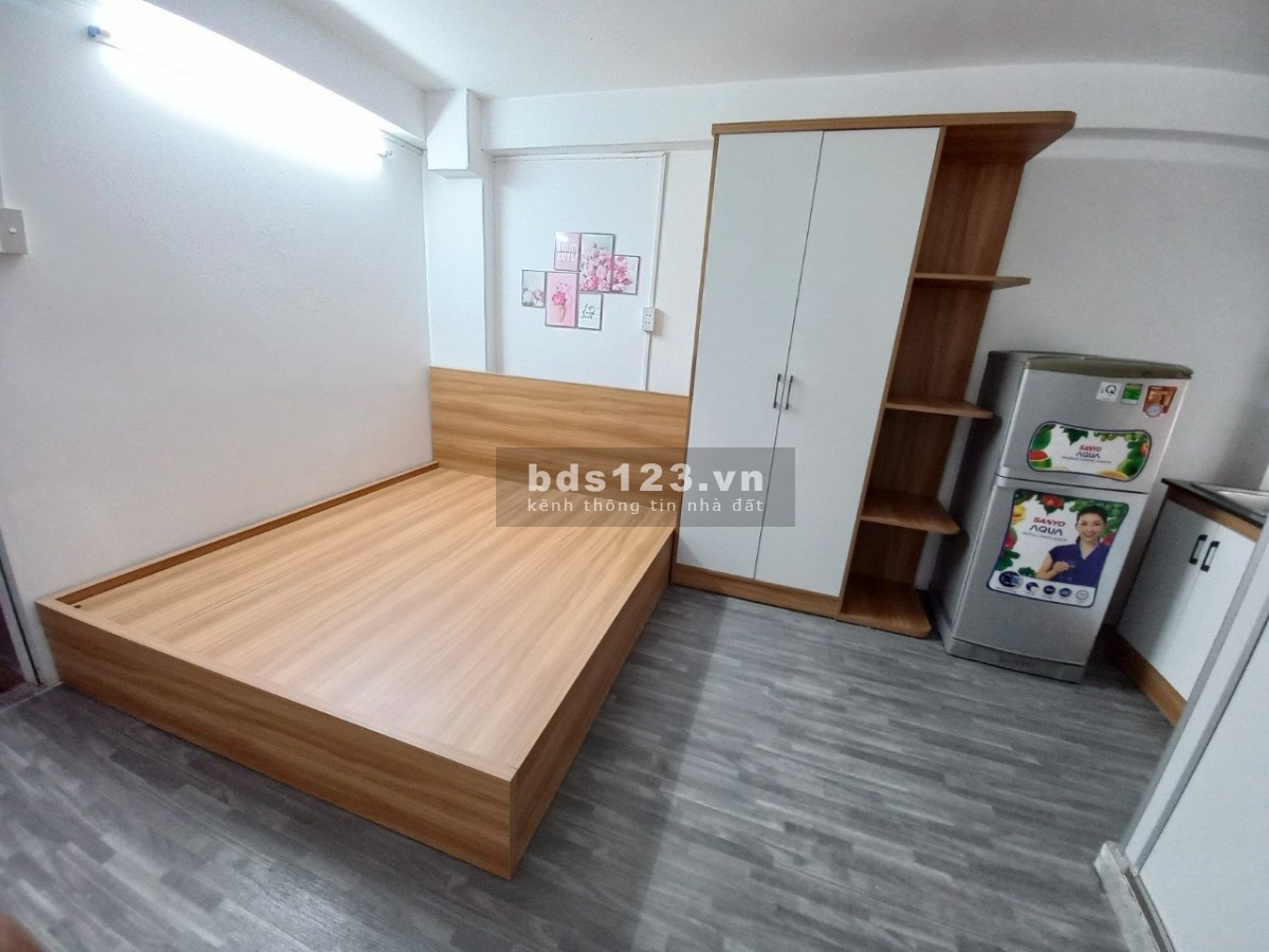 ️️Hot! Cho thuê 2PN - 2WC Balcon đường Nguyễn Văn Thủ, Quận 1
