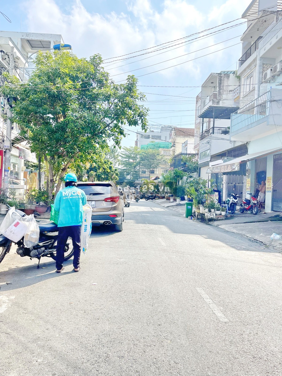 Cần bán nhà cấp 4 chính chủ thuận tiện xây mới mặt tiền ĐS Tân Quy, quận 7