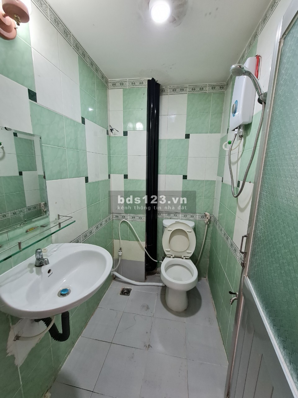 ️️Hot! Cho thuê 2PN - 2WC Balcon đường Nguyễn Văn Thủ, Quận 1