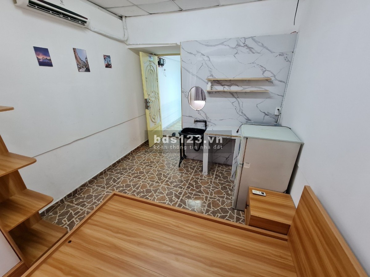 ️️Hot! Cho thuê 2PN - 2WC Balcon đường Nguyễn Văn Thủ, Quận 1
