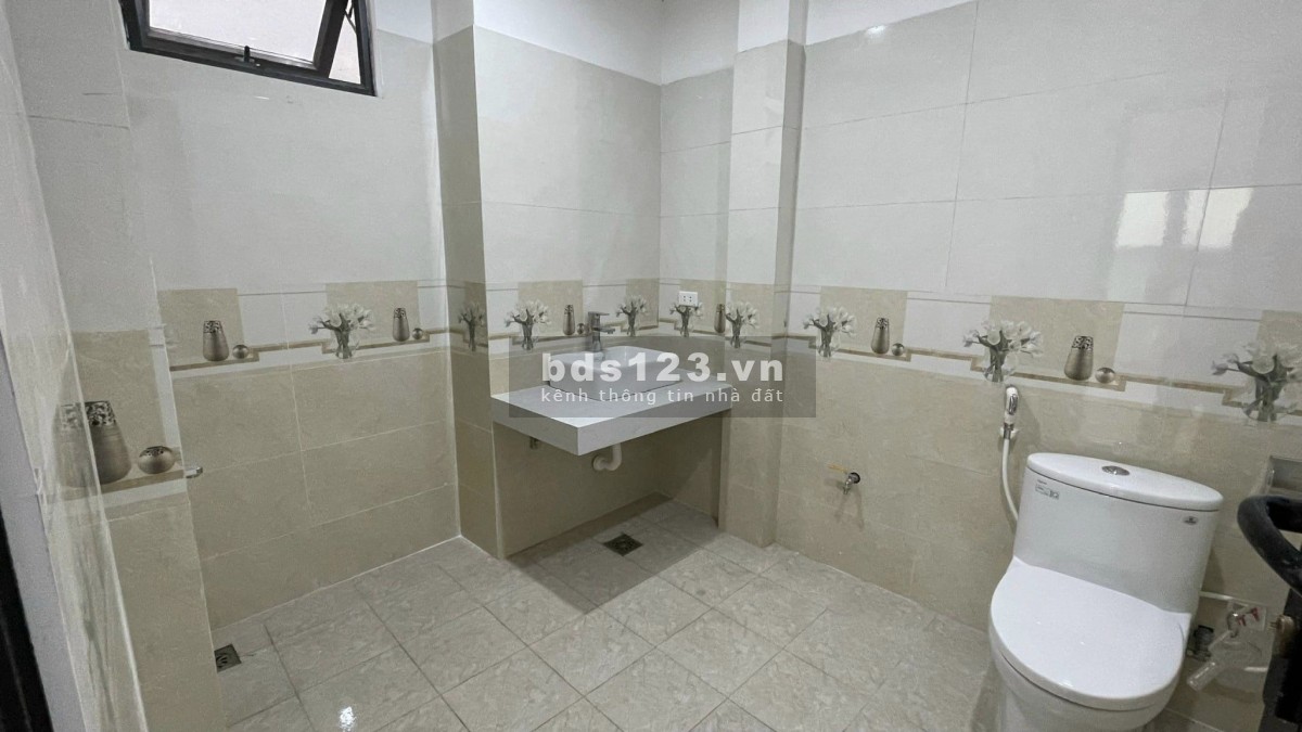 Bán nhà phân lô phố Hoàng Quốc Việt, đường ô tô tránh, khu dân cư sầm uất