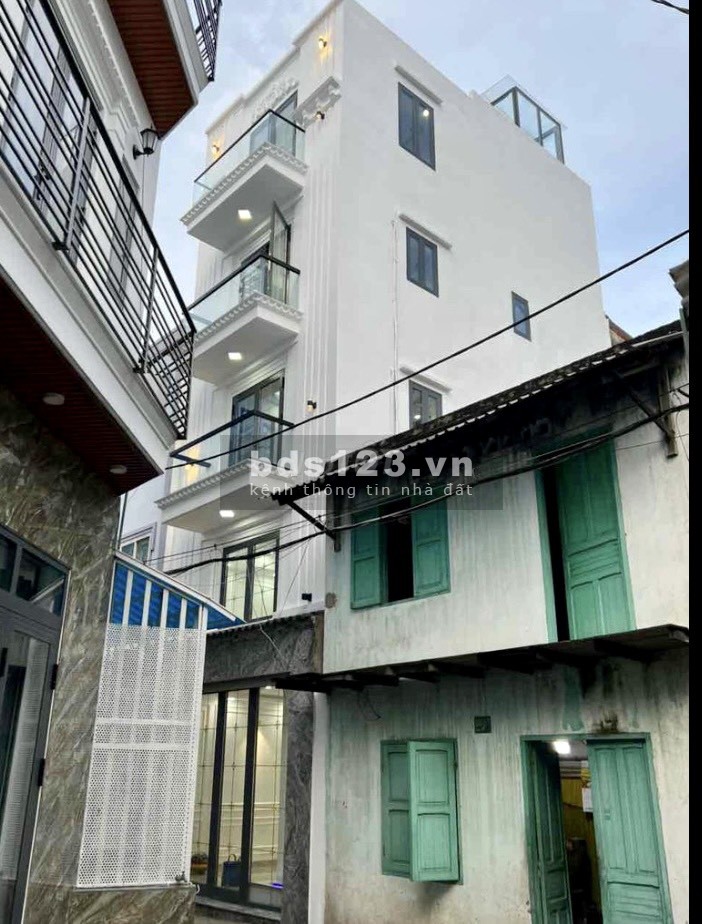 Bán nhà HXH đường Hoàng Hoa Thám, phường 5, Bình Thạnh, 1 trệt 4 lầu