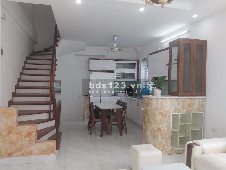 Bán nhà siêu đẹp Nguyễn Văn Linh, DT 45m² x 5 tầng có gara giá 5,6 tỷ