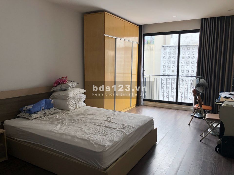 Bán nhà cực kỳ đẹp 45m phố Ngọc Thuỵ, 5 tầng xe bán tải đỗ cửa, giá 5 tỷ