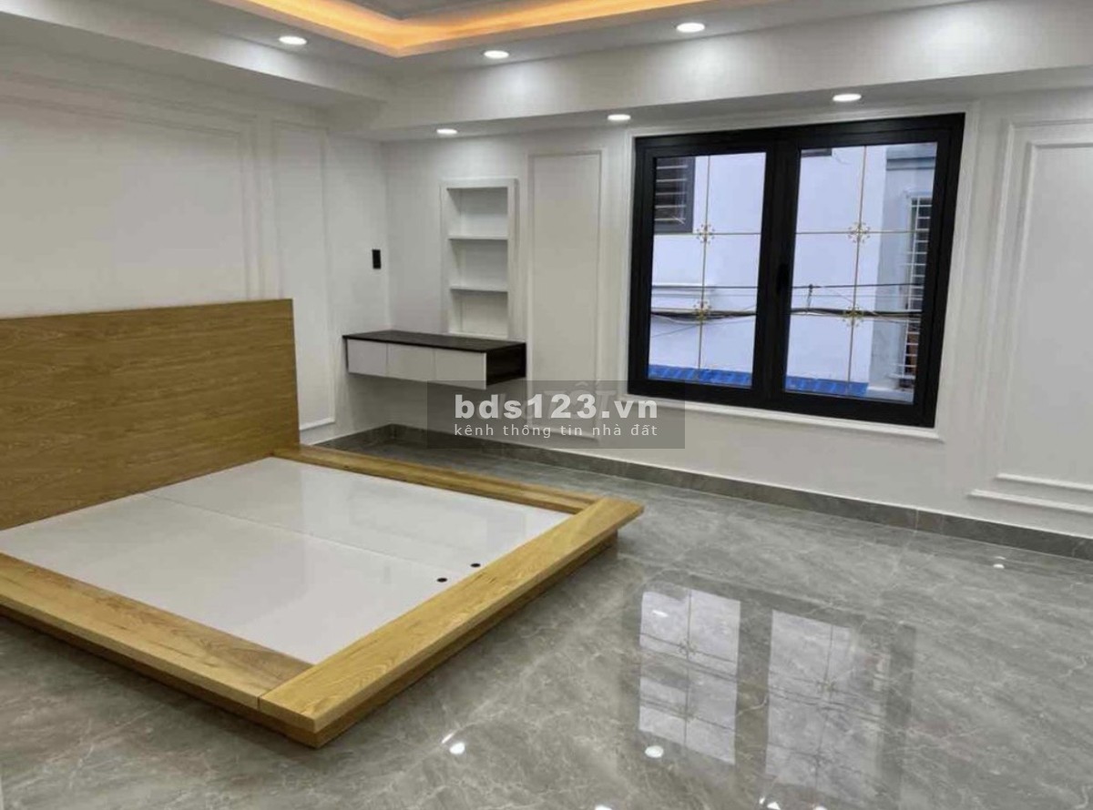 Bán nhà HXH đường Hoàng Hoa Thám, phường 5, Bình Thạnh, 1 trệt 4 lầu