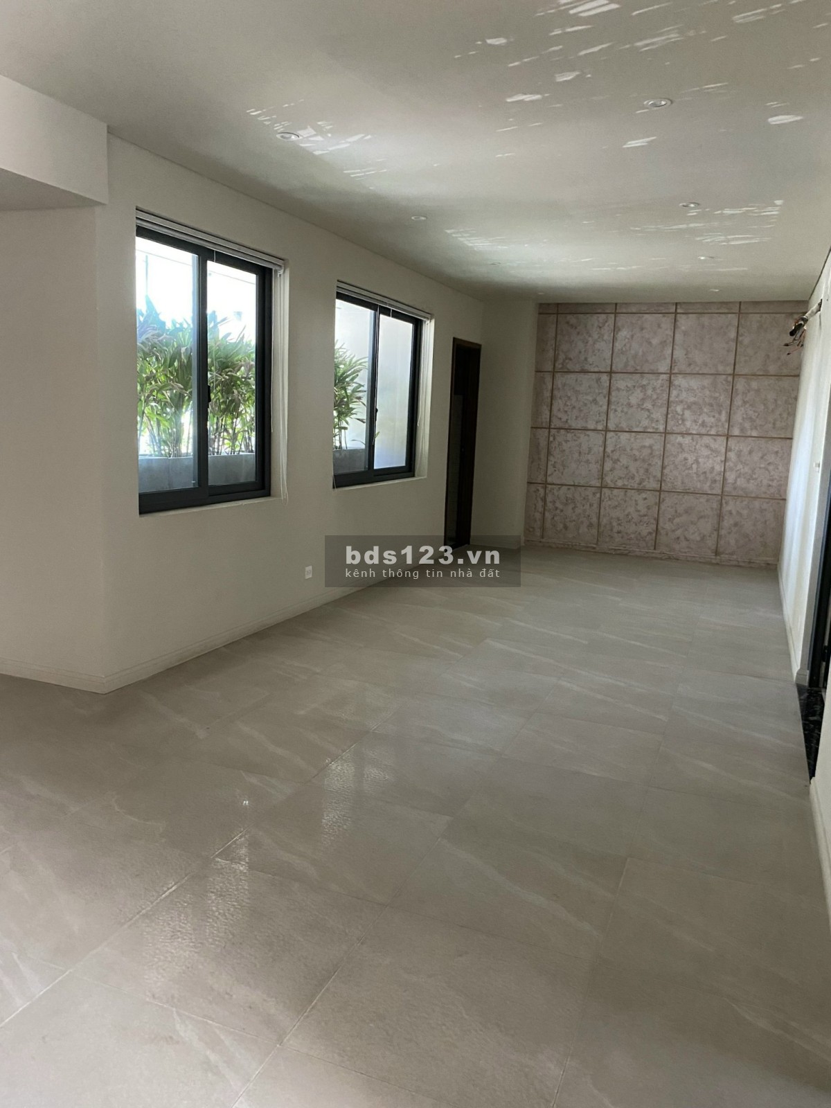 Cho thuê nhà nguyên căn mặt tiền đường lớn, 3 tầng giá tốt thị trường