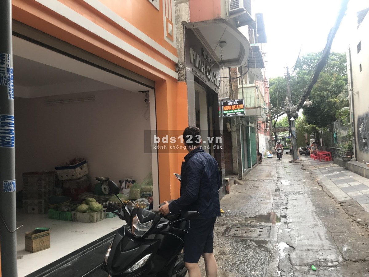 Chủ nhà kẹt tiền cần bán gấp nhà đường Phạm Ngũ Lão, Quận 1
