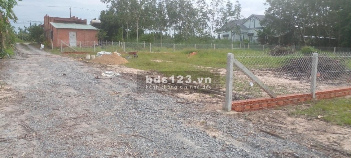 Cận Tết rồi cần tiền sửa sang nhà cửa, bán rẻ lô 700m2 đất ở Tây Ninh, giá hữu nghị 855tr