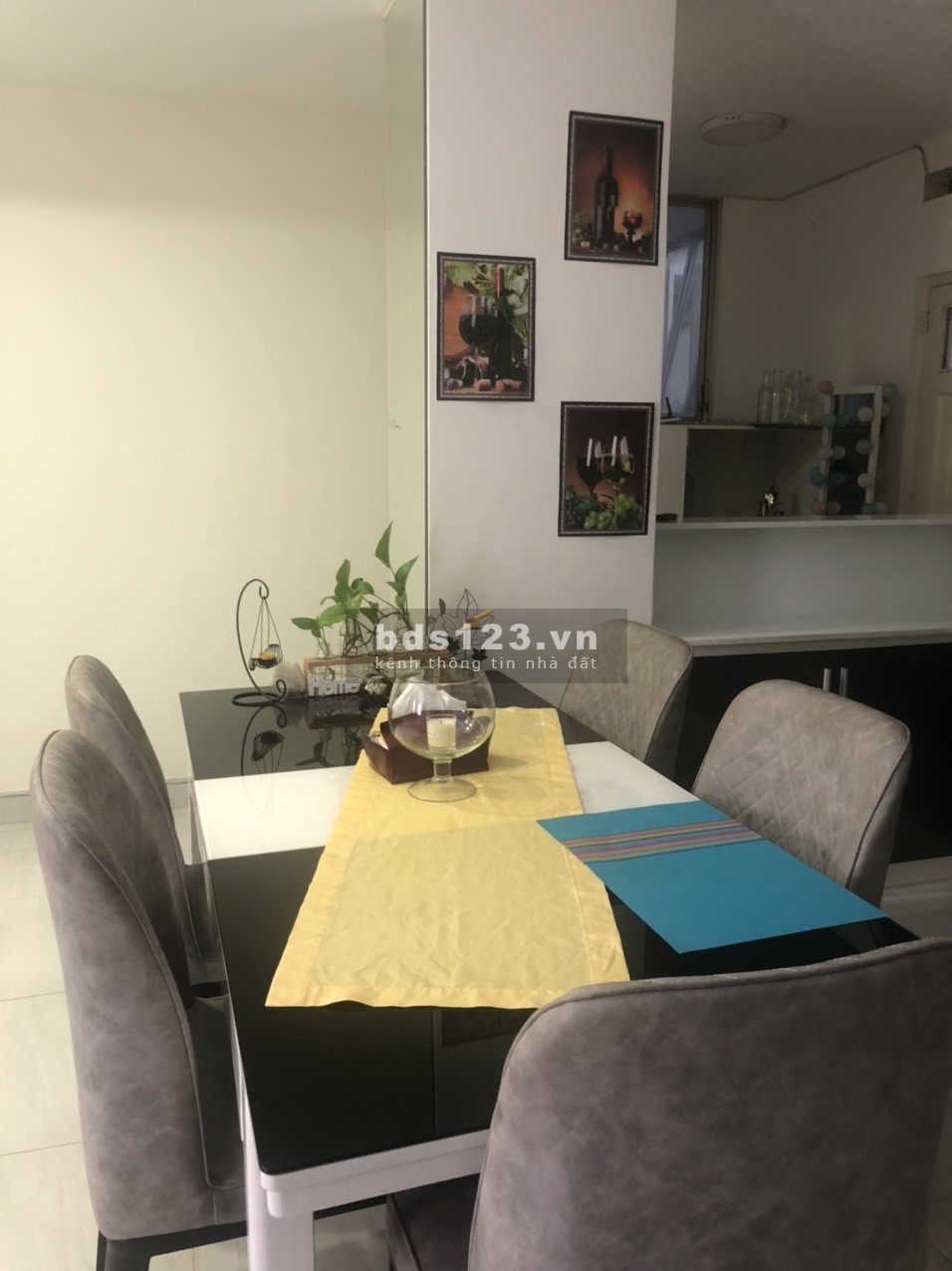 Bán gấp căn hộ chung cư 109 Nguyễn Biểu, Quận 5, DT 71m², nằm tầng 4
