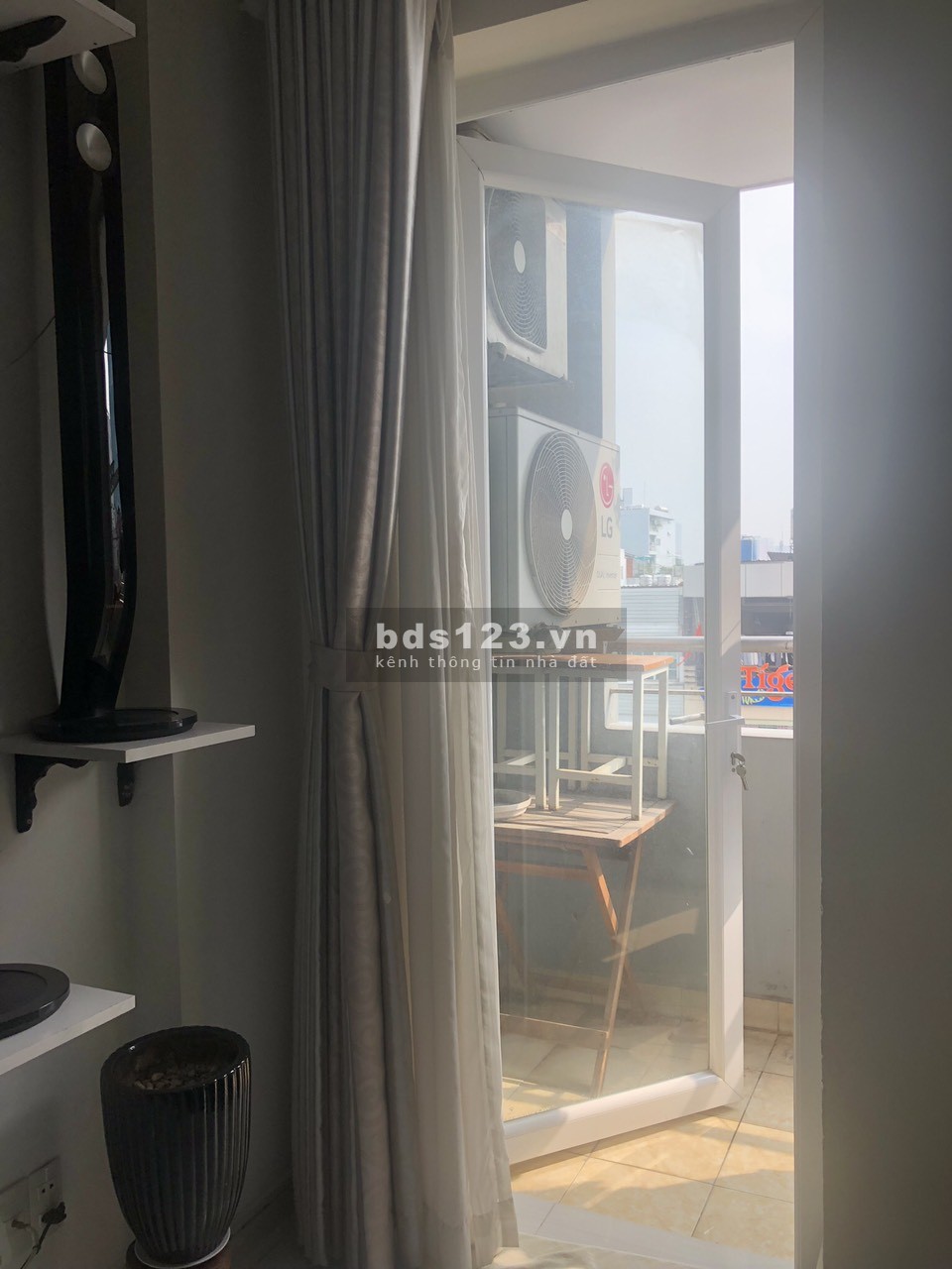 Bán gấp căn hộ chung cư 109 Nguyễn Biểu, Quận 5, DT 71m², nằm tầng 4