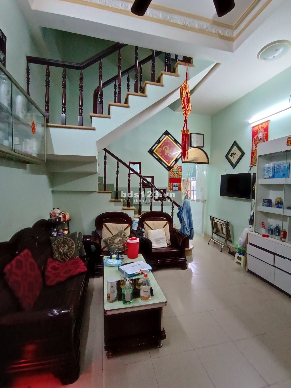 Nhà ngộp 3 tầng diện tích 40m2 ngay Lê Đại Hành giá cực rẻ