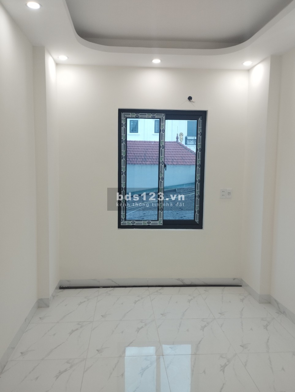 Bán nhà Di Trạch ở ngay ô tô đỗ cửa cách phố 50m, DT 38m² x 4 tầng, giá cạnh tranh