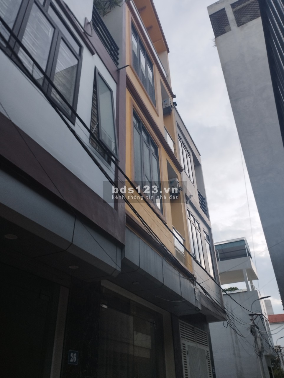 Bán nhà Di Trạch ở ngay ô tô đỗ cửa cách phố 50m, DT 38m² x 4 tầng, giá cạnh tranh