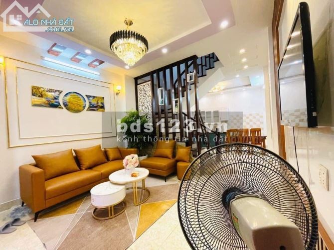CẦN BÁN CĂN NHÀ NGÕ 444 ĐƯỜNG ĐỘI CẤN - 45M - 5 TẦNG - TIỀN RỘNG 5M - GIÁ 7.5 TỶ.