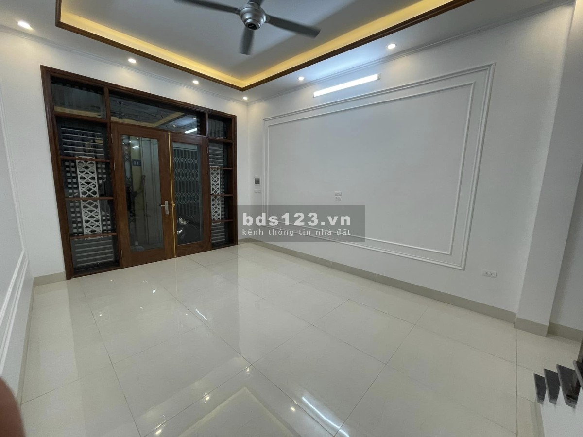 Bán nhà tại Nguyễn Đức Cảnh - Hoàng Mai, nhà xây mới đẹp, ngõ thông các ngả, DT 50m², giá 5.8 tỷ