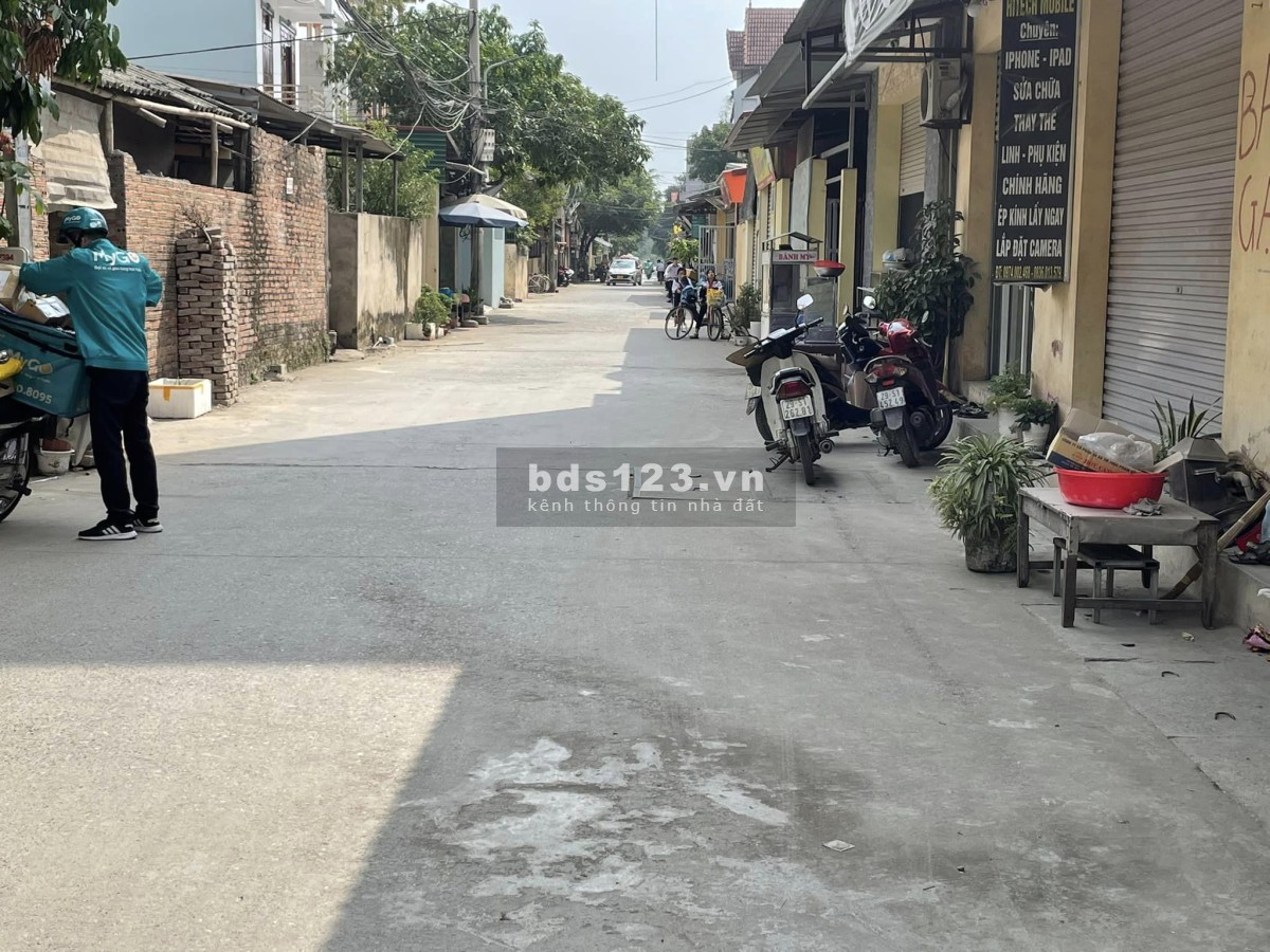 Bán đất tặng nhà đường Trần Cung, tương lai gần đường lớn có sổ sẵn
