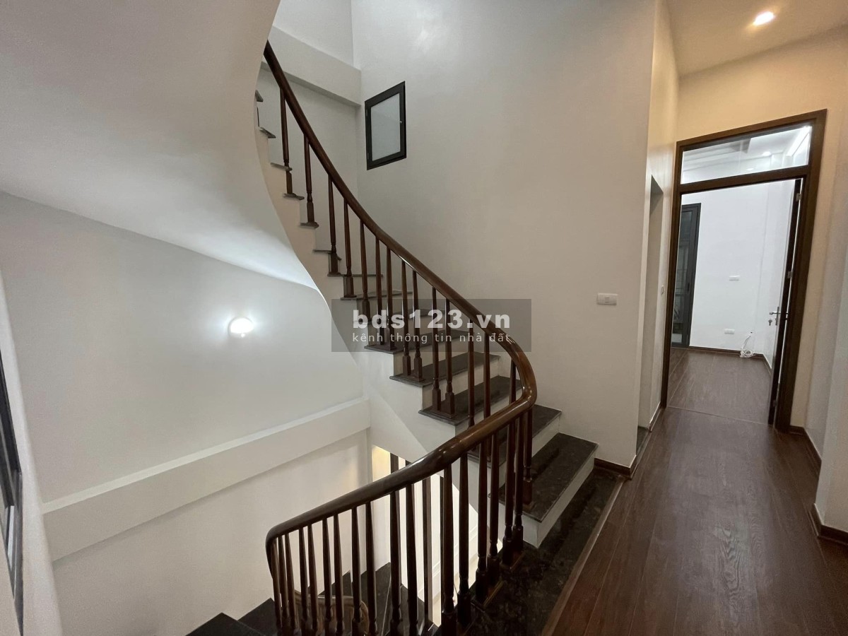 Bán nhà tại Nguyễn Đức Cảnh - Hoàng Mai, nhà xây mới đẹp, ngõ thông các ngả, DT 50m², giá 5.8 tỷ
