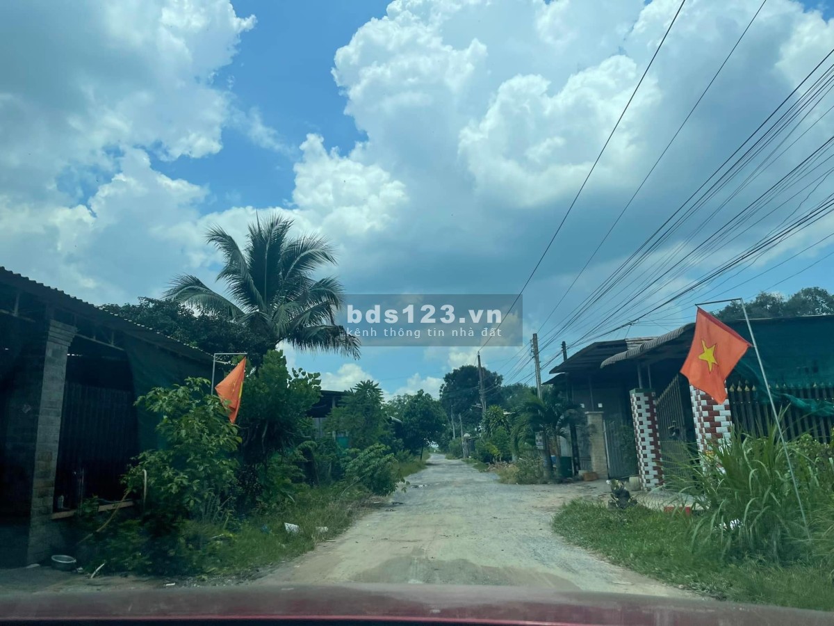 Bán 160m2 đất thổ ở Tây Ninh, cần tiền chuẩn bị đám cưới nên bán nhanh giá 380 triệu