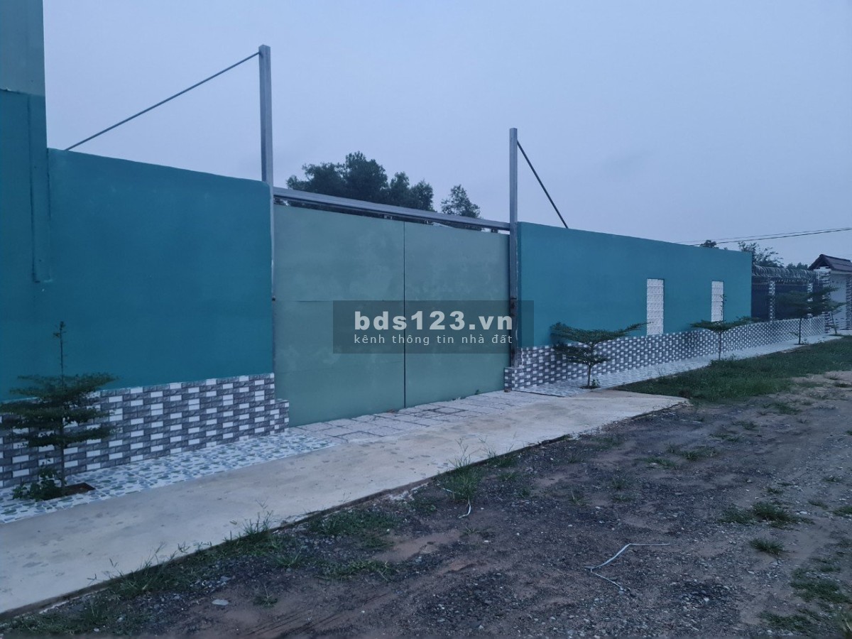 Cho thuê kho xưởng mới xây ở xã Vĩnh Thanh, Nhơn Trạch, Đồng Nai, dt 330m2, giá 10tr