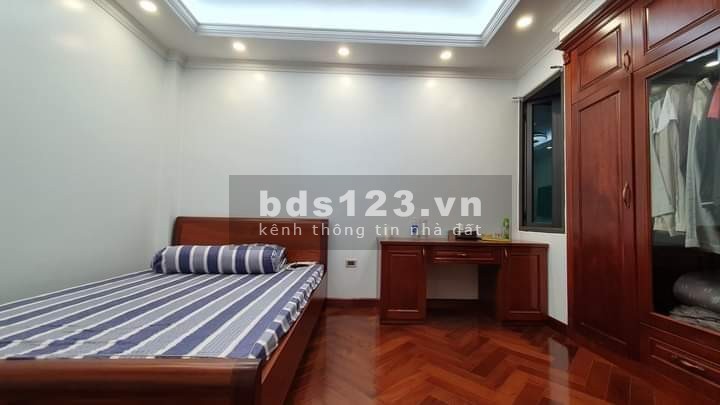 Bán nhà hiếm phố Trung Kính, 1 phút ô tô tránh, khu kinh doanh với doanh thu 200 triệu, DT 55m²