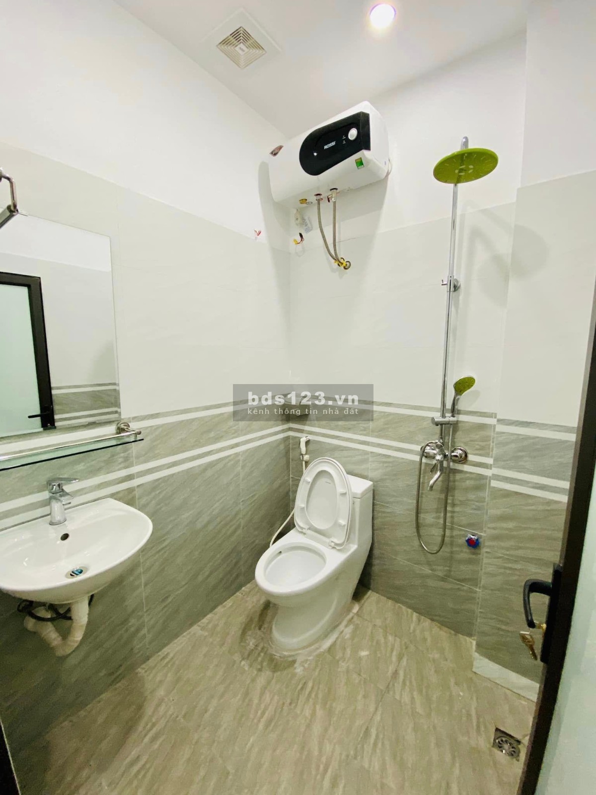 Bán nhà Láng Hạ, Đống Đa, DT 47m² x 5 tầng, nội thất hiện đại, giá 3,4 tỷ LH 0961291356