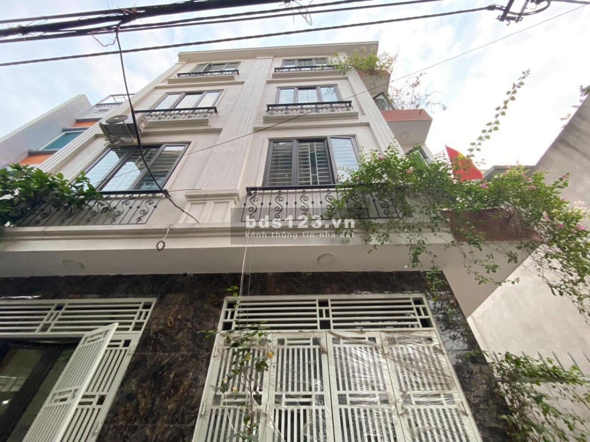 Bán nhà Ỷ La ô tô đỗ cửa 10m ra ô tô tránh lô góc DTSD 42m² x 4 tầng giá 4,05 tỷ