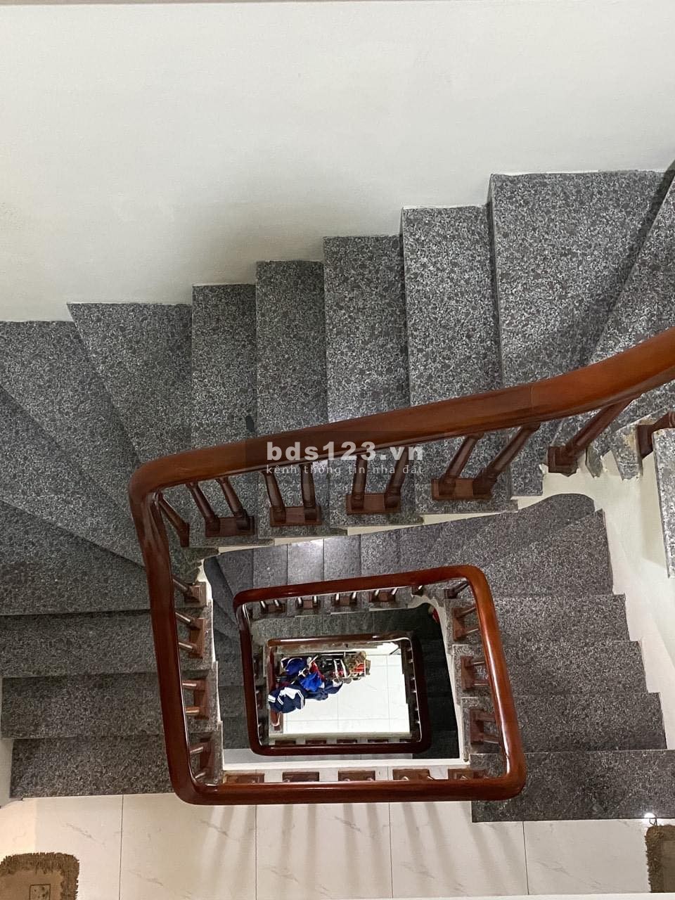 Bán nhà Ỷ La ô tô đỗ cửa 10m ra ô tô tránh lô góc DTSD 42m² x 4 tầng giá 4,05 tỷ