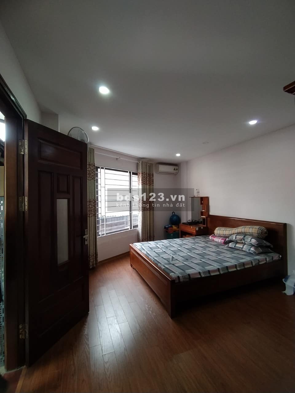 Bán nhà Bùi Xương Trạch, Thanh Xuân, mặt ngõ KD, căn góc DT 35m² x 5 tầng, MT 5,2m, giá 5,1 tỷ
