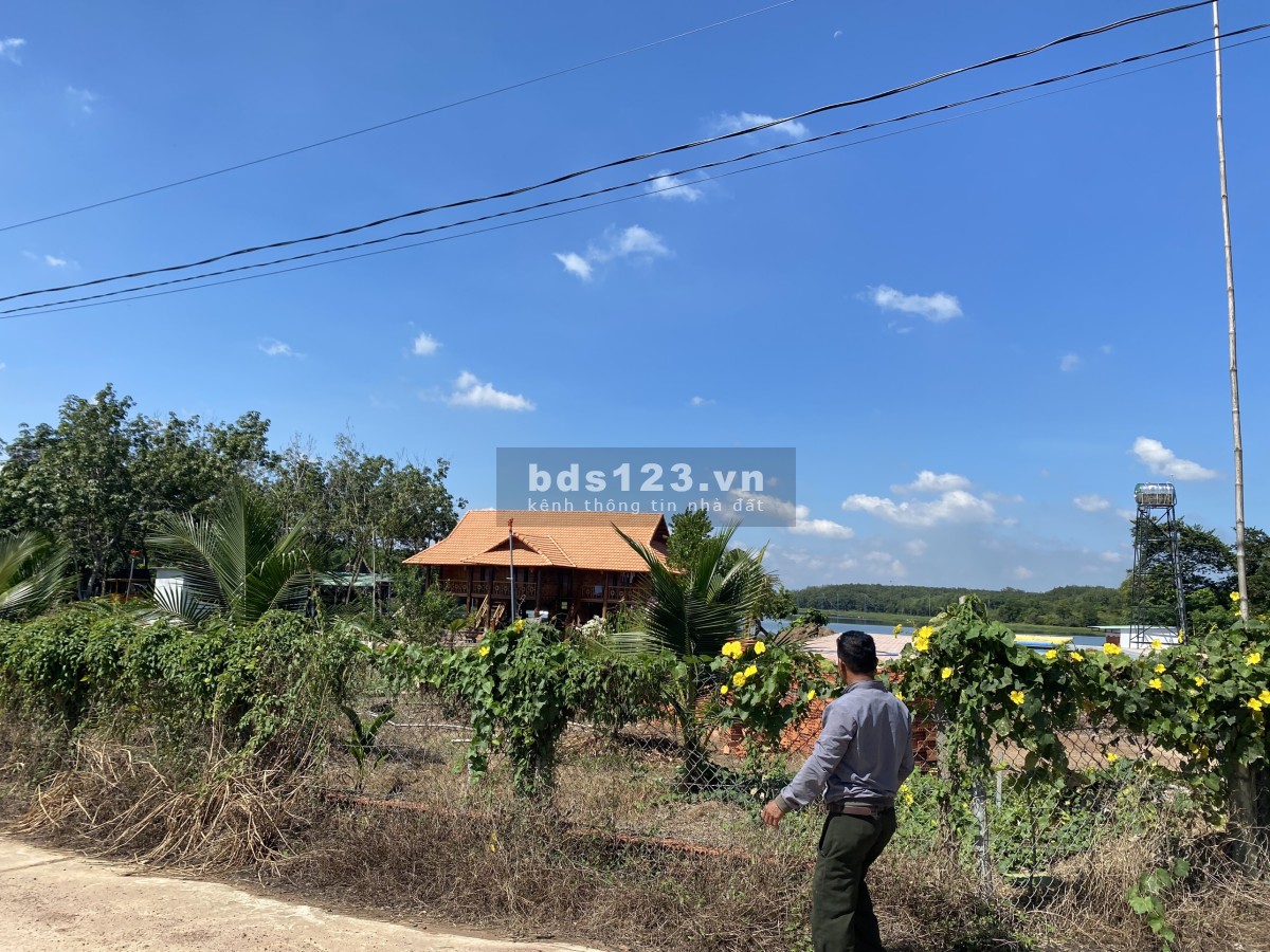 Cần bán miếng đất nghỉ dưỡng 1,7 sào giá 369 triệu, giá tốt