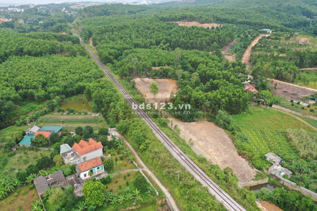 Bán đất 2400m2 Việt Hưng giá chỉ 3 tỷ 9 gần công viên rừng của VINGROUP