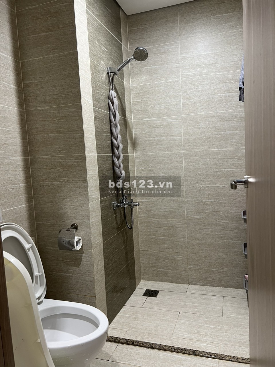 Căn 2N1WC 54 m2 full nội thất khu Vinhomes Smart City giá 10,5 tr/th.…