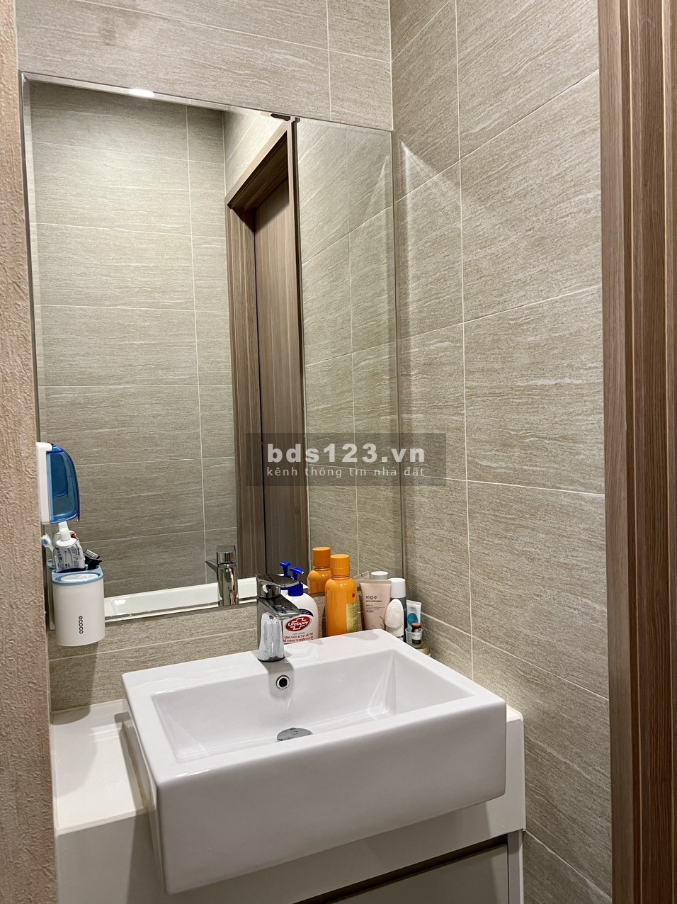 Căn 2N1WC 54 m2 full nội thất khu Vinhomes Smart City giá 10,5 tr/th.…