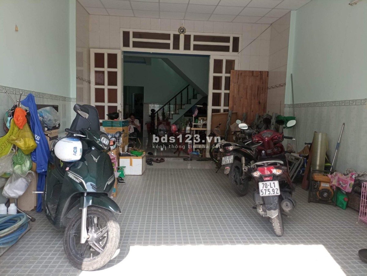 Ngộp bank bán gấp nhà Dương Công Khi, 1 trệt, 1 lầu, DTSD 125m², giá 4,5 tỷ